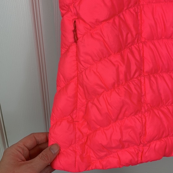 Athleta neon pink goose down zip up puffer vest sz sm - Picture 5 of 7